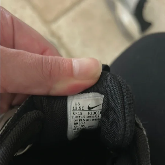 Nike Sonic Fly Black and White Athletic Shoes - Picture 3 of 5